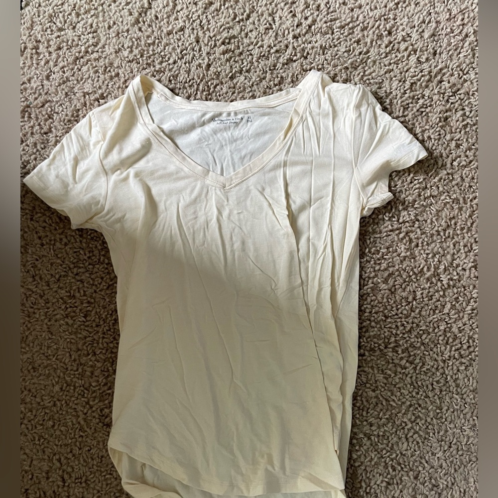 Abercrombie & Fitch V neck tee!